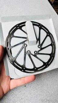 Brzdové kotouče Sram a Giant, 160mm