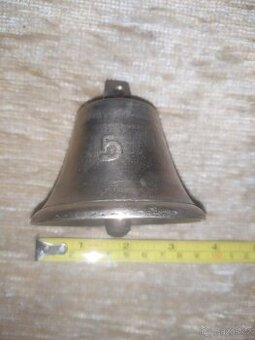 Mosazný zvonek