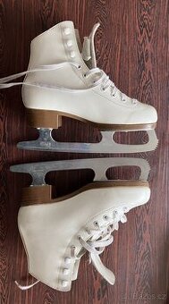 Dívčí kraso-brusle