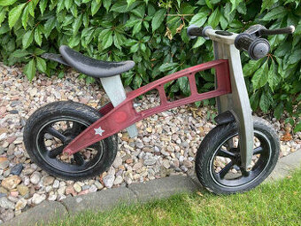 dětské odrážedlo