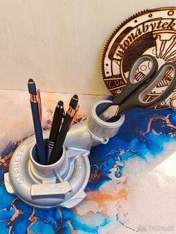 Stojánek z turbo kompresoru - Autonábytek Kovář