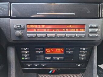 BMW E39 -autoradio pixely vpořádku