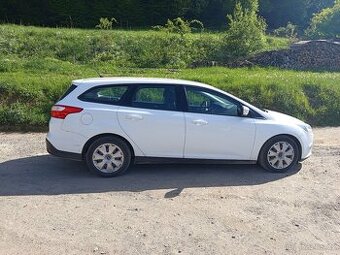 Ford Focus 1.0 benzín - 1