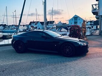 Aston Martin V8 Vantage - 1