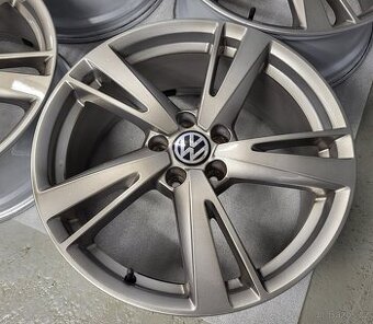 Originál 19" Audi A3 S3 RS3 5x112 VW Škoda