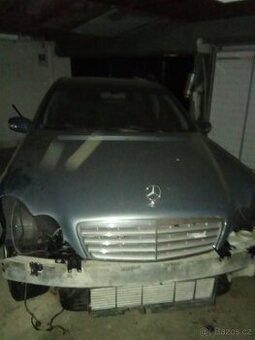 Prodám různé díly z mercedes w 203