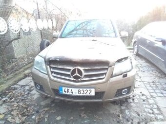 Prodám náhradní díly na mercedes glk 2009
