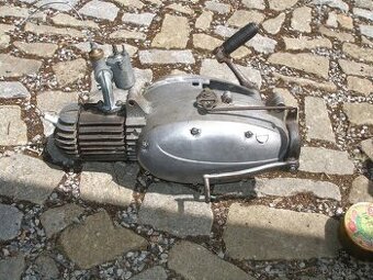 MOTOR JAWA 550/555