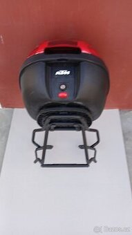 Nosič kufru GIVI na KTM Duke 125/200/390