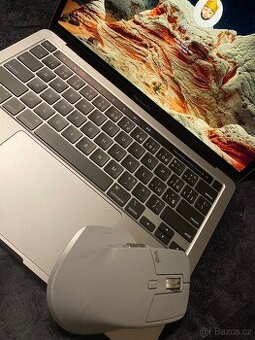Macbook Pro 13” 2020 Touchbar + Logitech MX Master 3