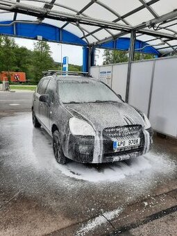 Kia Carens - 1