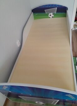 Postel s fotbal. témat.