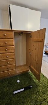 Dětská šatní skříň s šuplaty