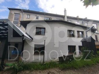 Prodej rodinného domu se dvěmi bytovými jednotkami 118 m2 - 1