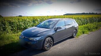 Volkswagen Golf 8, 1.0 TSi 81kW, naj. 23 tis km - TOP stav