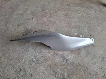 Kawasaki ZX-10R, 2008-10, Zadní pravý podsedlový plast