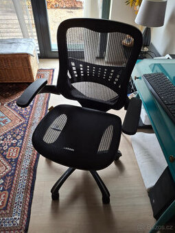 Židle k počítači, vhodnější  pro muže