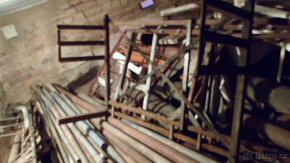 Kovová konstrukce pro gril