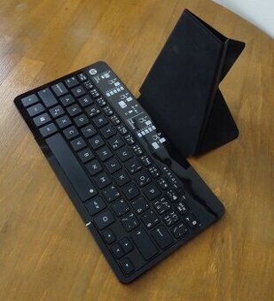 Bluetooth klávesnice HP a pouzdro na tablet Case Logic