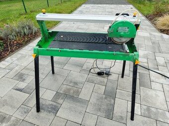 Řezačka kachliček a dlažby