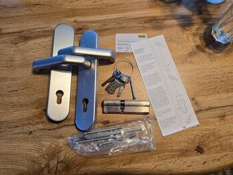 Bezpečnostní vložka zámku s kováním