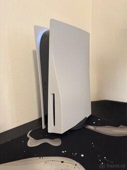 PlayStation 5 + 2x ovladač (nabíječka) + kufřík - 1