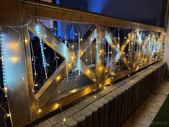 LED padající rampouchy 4 m – perfektní stav