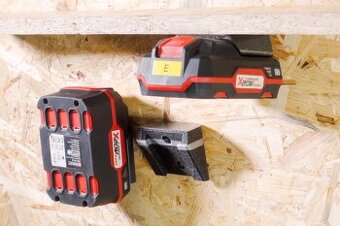 Držiaky batérií Parkside PAP 20 na stenu alebo policu