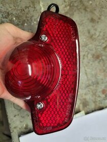 Zadní světlo - malý Lucas