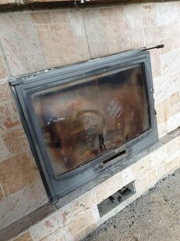 Prodám krbovou vložku – starší, funkční, k demontáži