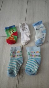 Kojenecké holčičí ponožky 4m+