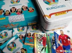 Fotbalové kartičky UEFA EURO 2020 - Albumy, balíčky, boxy...