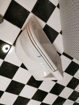 WC závěsné včetně sedátka, zadní odpad