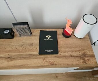 Krásná velká moderní komoda.. do studia kanceláře a pod...