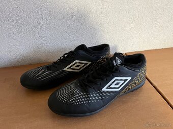 Kopačky /turfy Umbro velikost 40