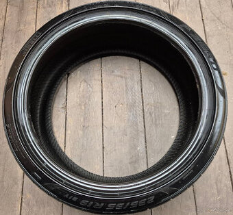 sleva Pirelli 235/35 R 19 P Zero, letní, 6,5 mm
