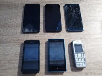 Mix nefunkčních telefonů