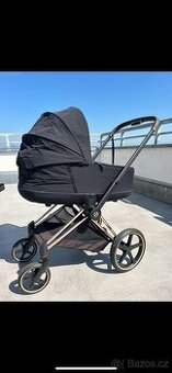 Cerny kocar Cybex Priam