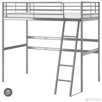 Svarta IKEA postel
