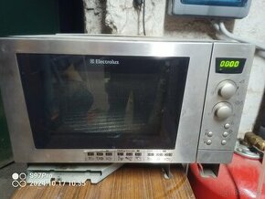 Mikrovlnná trouba Electrolux s grilem