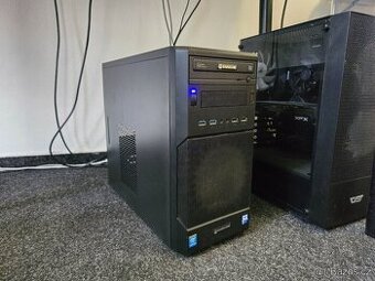 Kancelářský počítač na internet a videa SSD