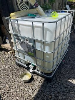 Čistá 1000l Nádrž Badie IBC kontejner paleta plast