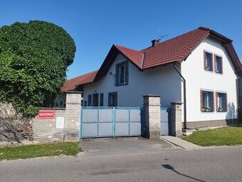 Vjezdová vrata + branka