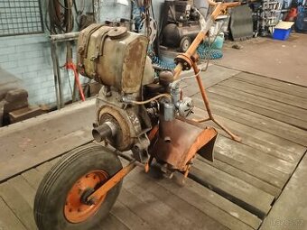 Motorová okopavačka M4 ( rotavator)