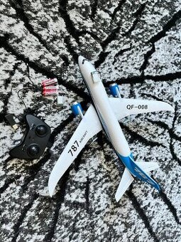 RC model letadla Boeing 787