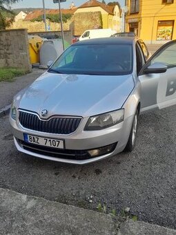 Skoda octavia 3 1.6 manual .Nalepky bolt neni