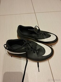 Nike JR BRAVATA IC, vel. 37,5 - 1