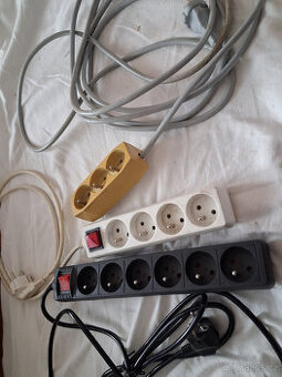 Prodám prodlužovací kabely 220V.