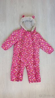 Krásná zimní kombinéza pro holčičku