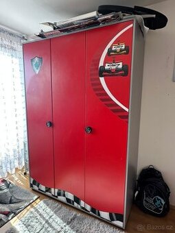 nábytek do dětského pokojíčku cars